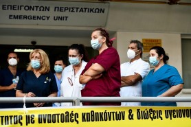 Decizie RADICALĂ: 8.000 de angajați nevaccinați din sistemul de sănătate vor fi suspendați, în Grecia
